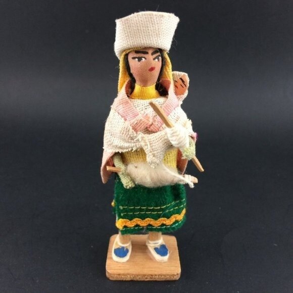 Vtg Ecuador Souvenir Doll Figurine Woman Mother w Baby Traditional Dress 4 1/8" - Picture 1 of 13